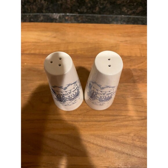 Vintage Harold Warp Pioneer Village Salt & Pepper Shakers - Picture 3 of 5